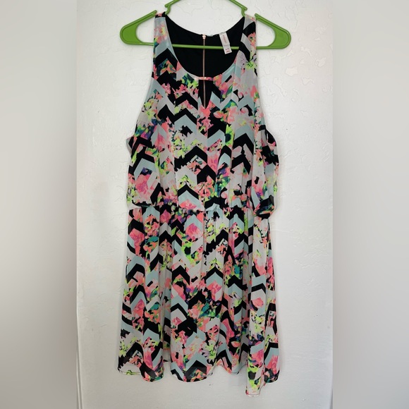 cute short Chevron Xhilaration summer dress - Picture 2 of 7